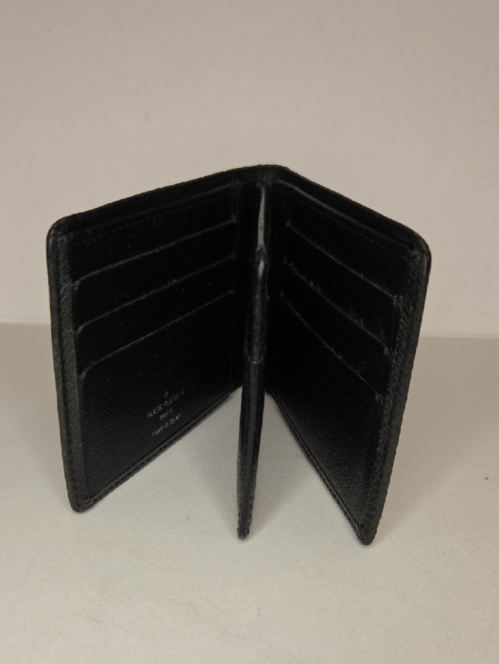 Louis Vuitton Black Taiga Textured Leather Slim Wallet - Picture 5 of 11